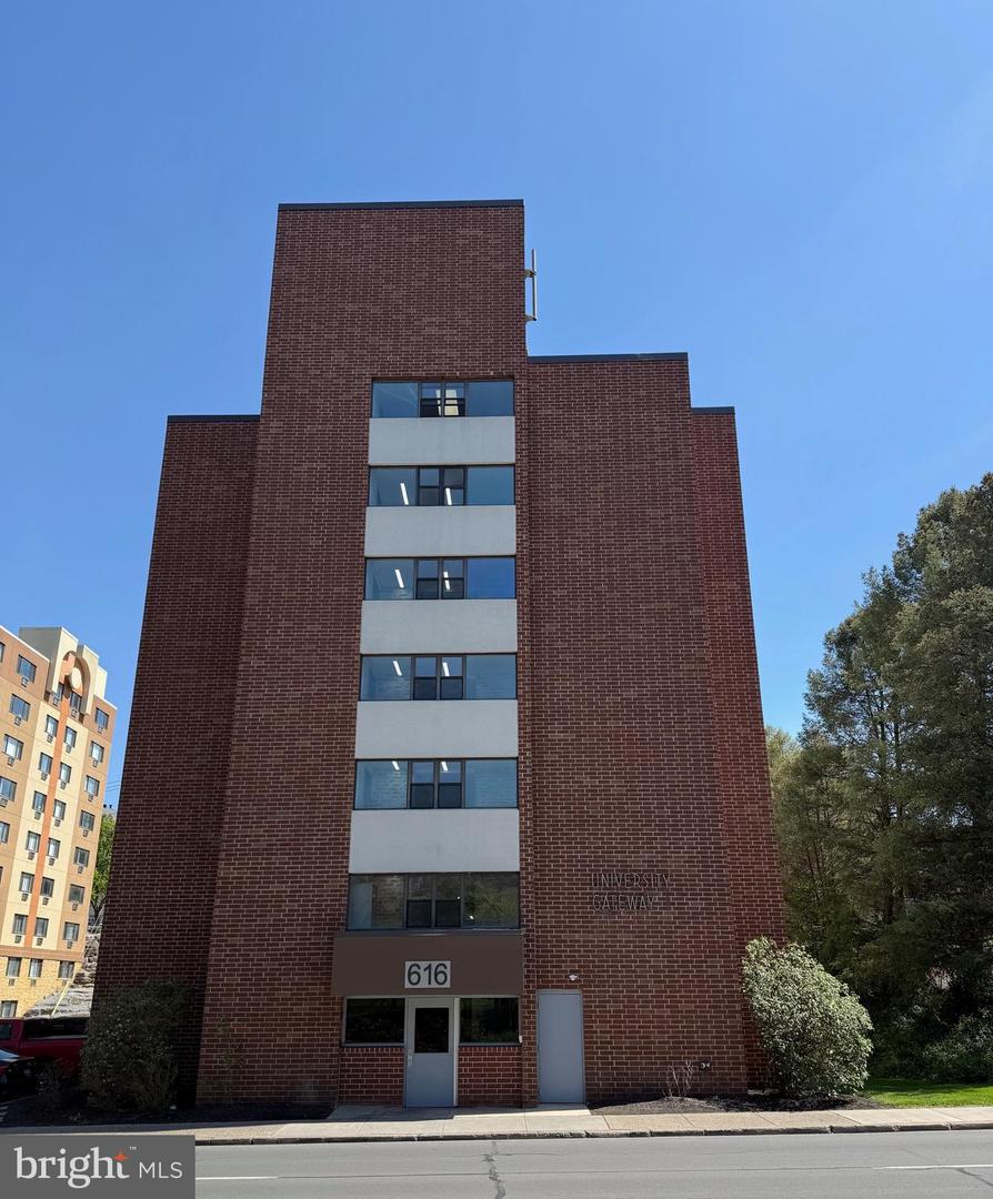 616 E College Ave #305 — photo