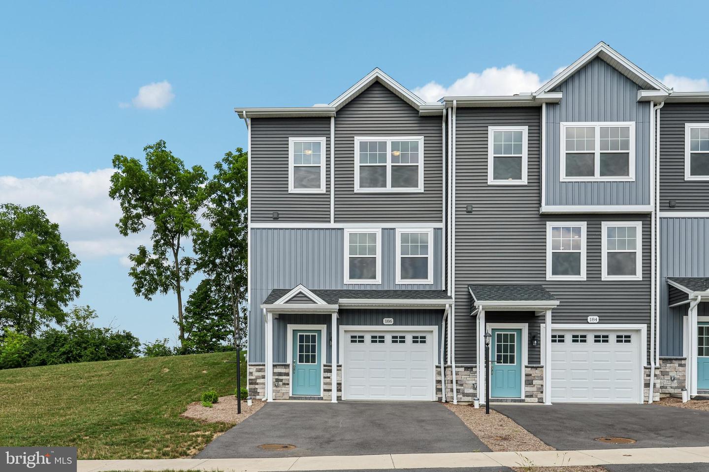 186 Highpoint Park Dr — photo