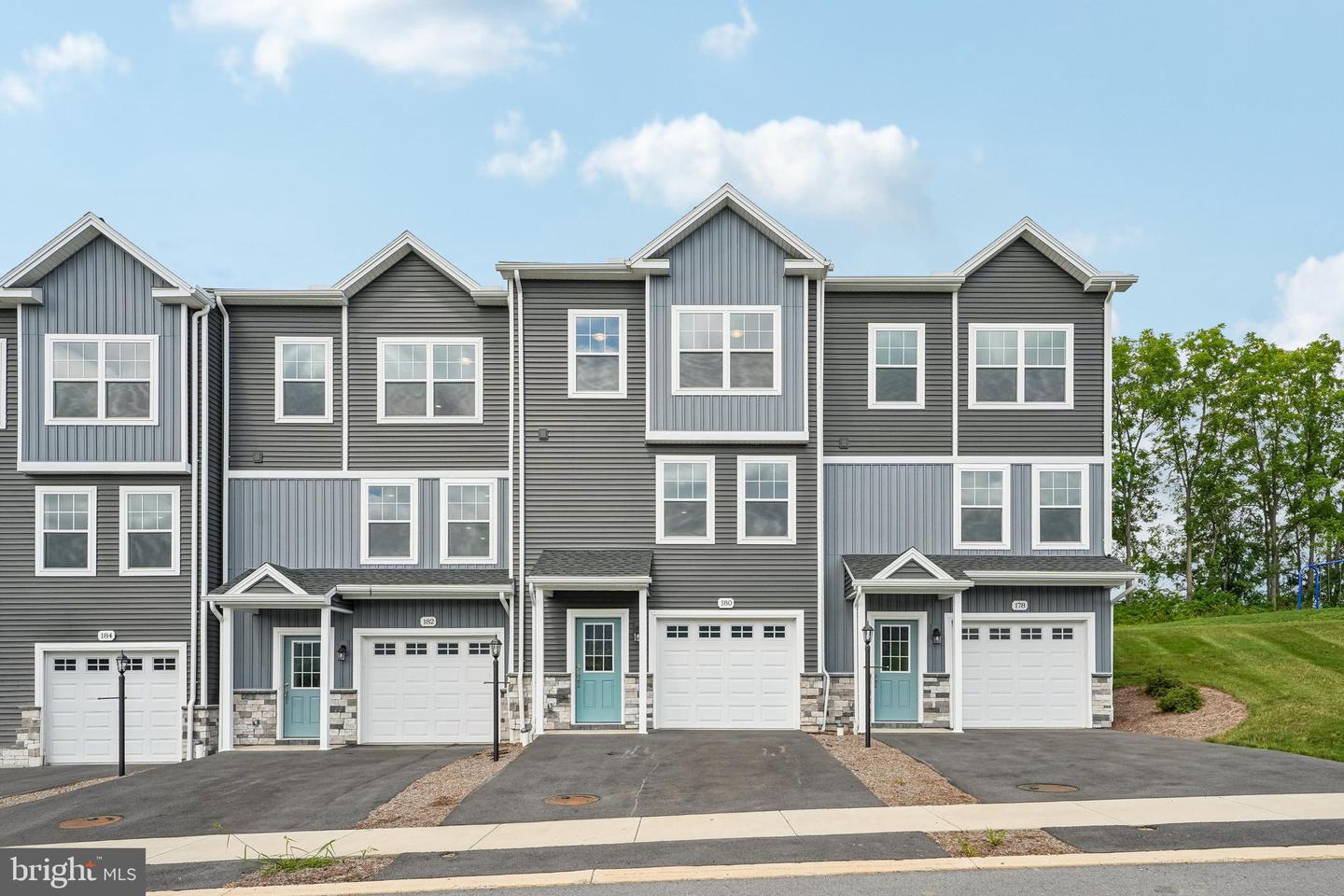 180 Highpoint Park Dr — photo