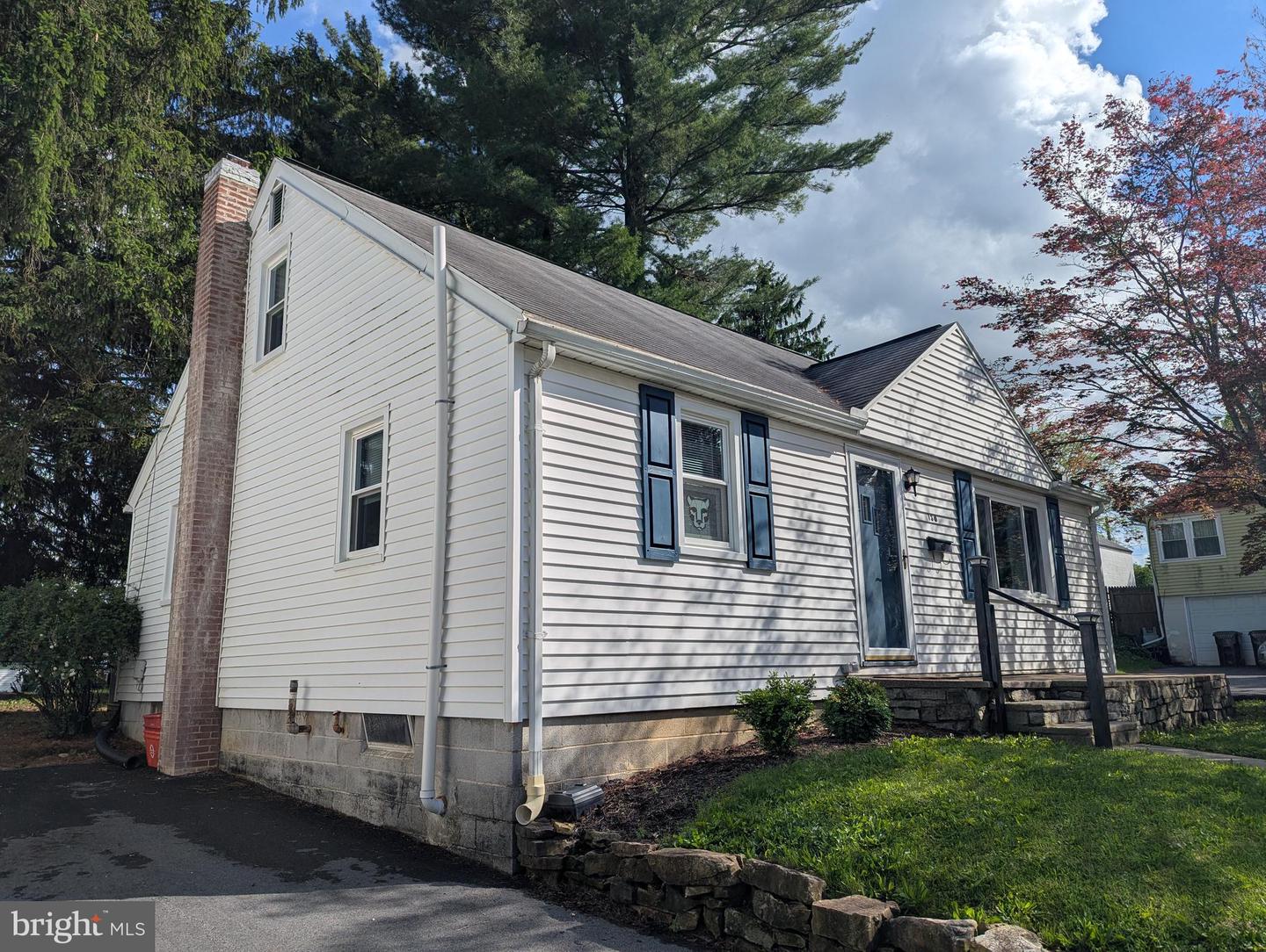 130 Logan Ave — photo