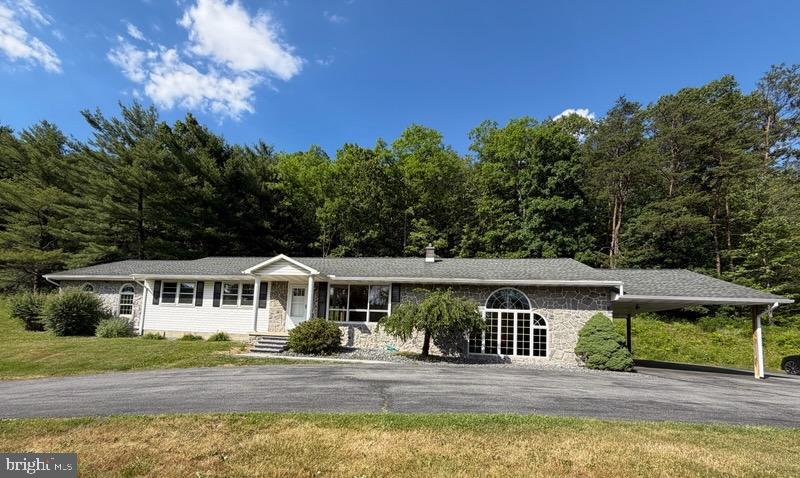 395 Runville Rd — photo