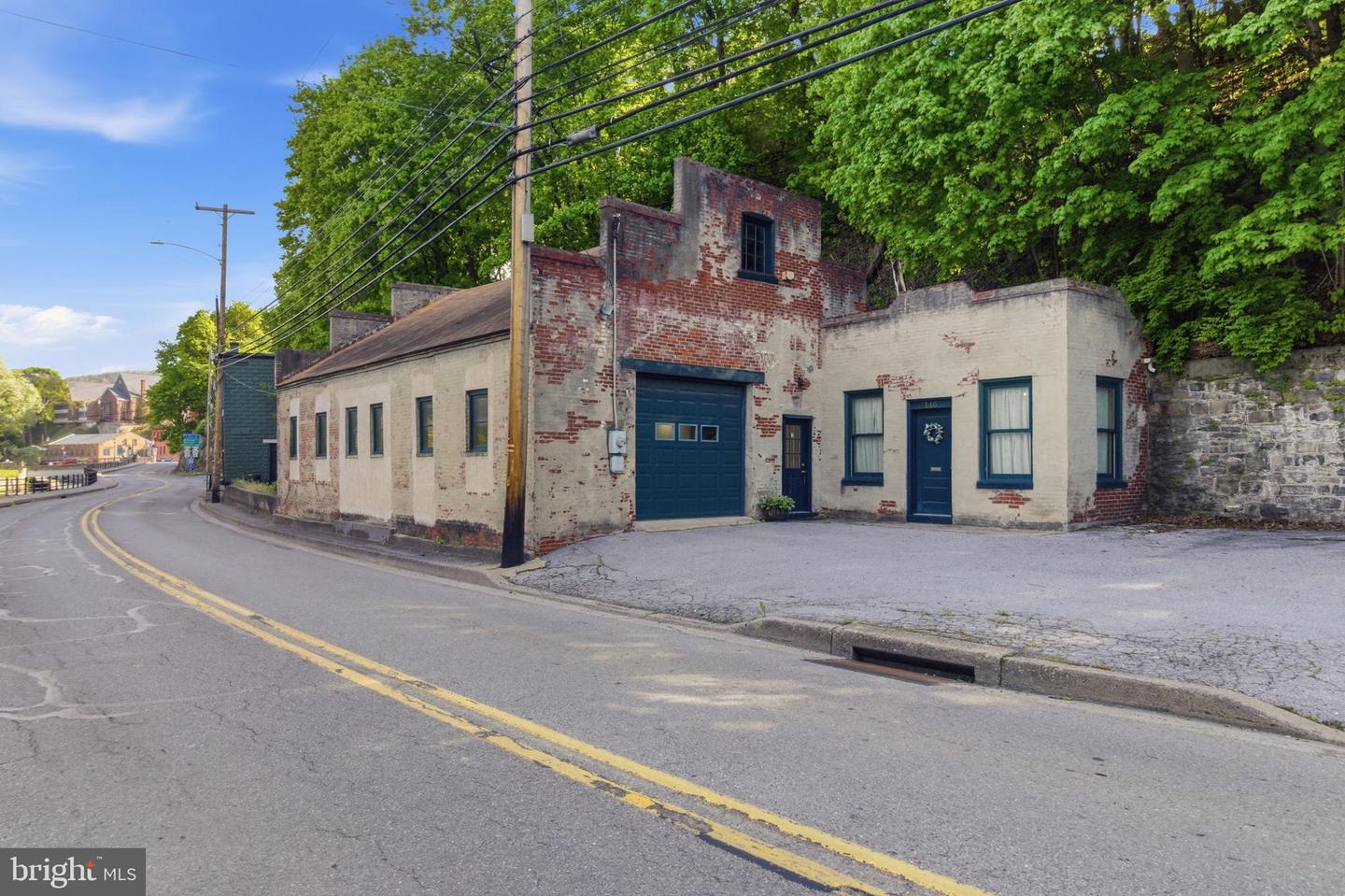 146 S Water St — photo
