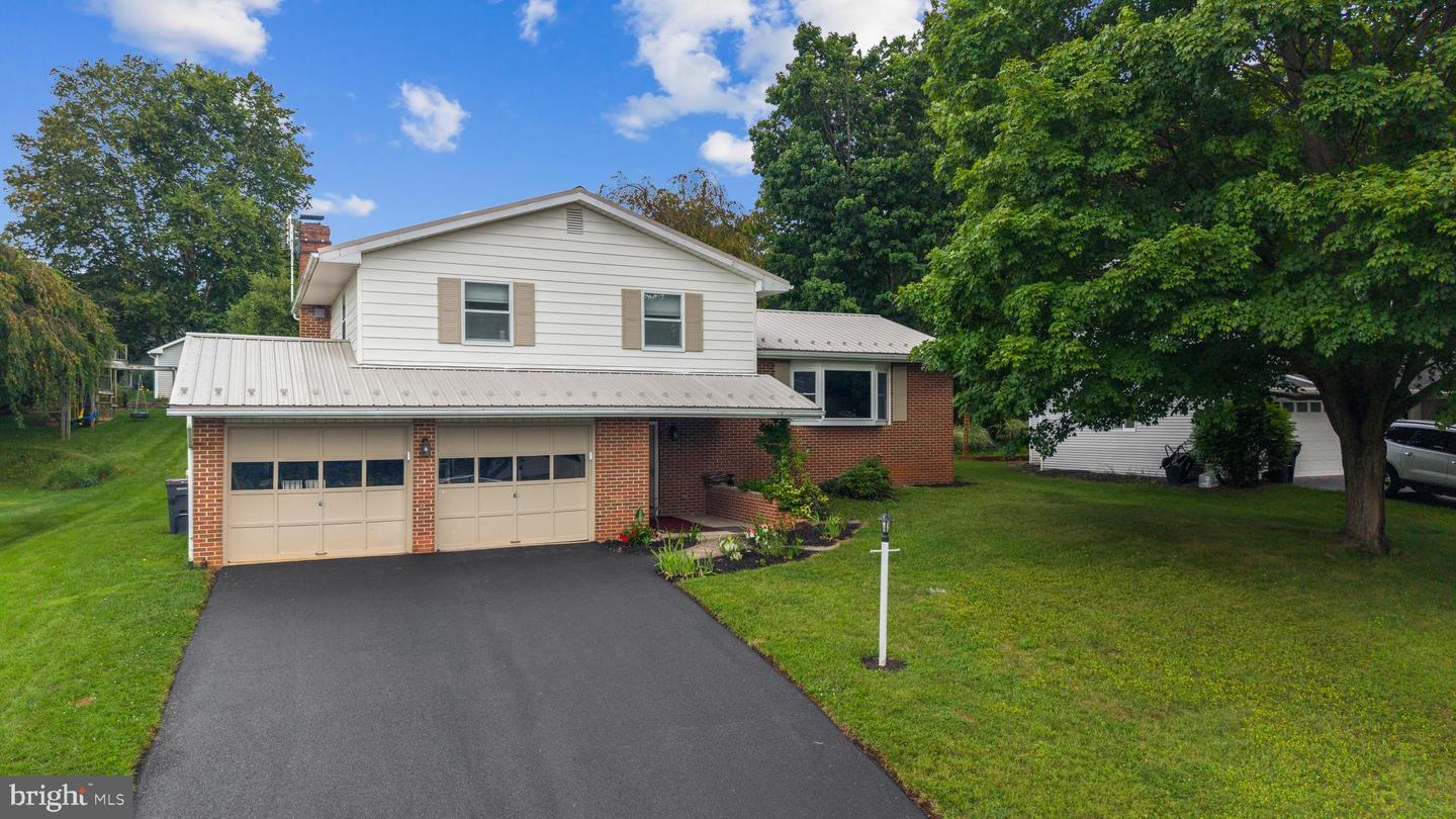 638 Berkshire Dr — photo