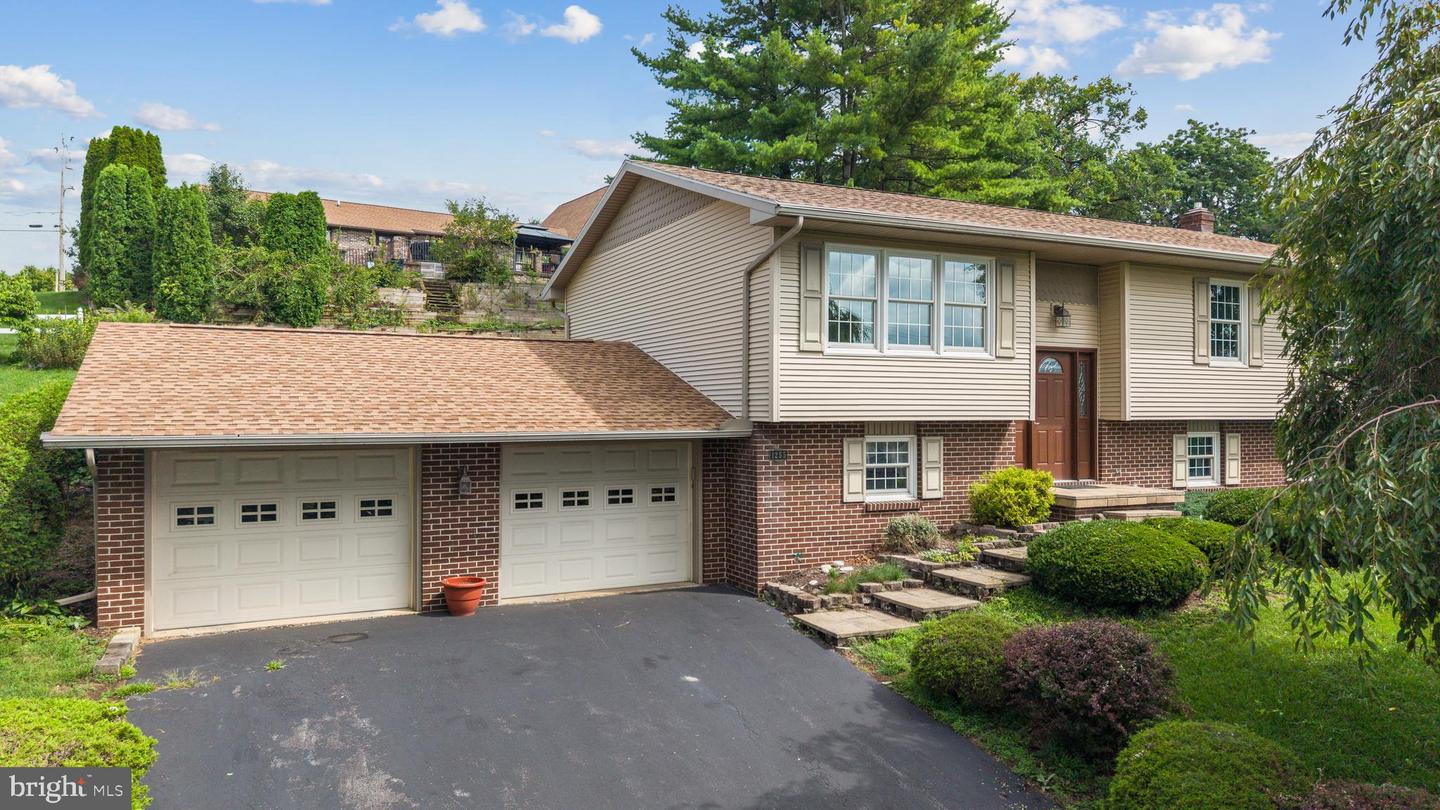 1255 Fairview Dr — photo