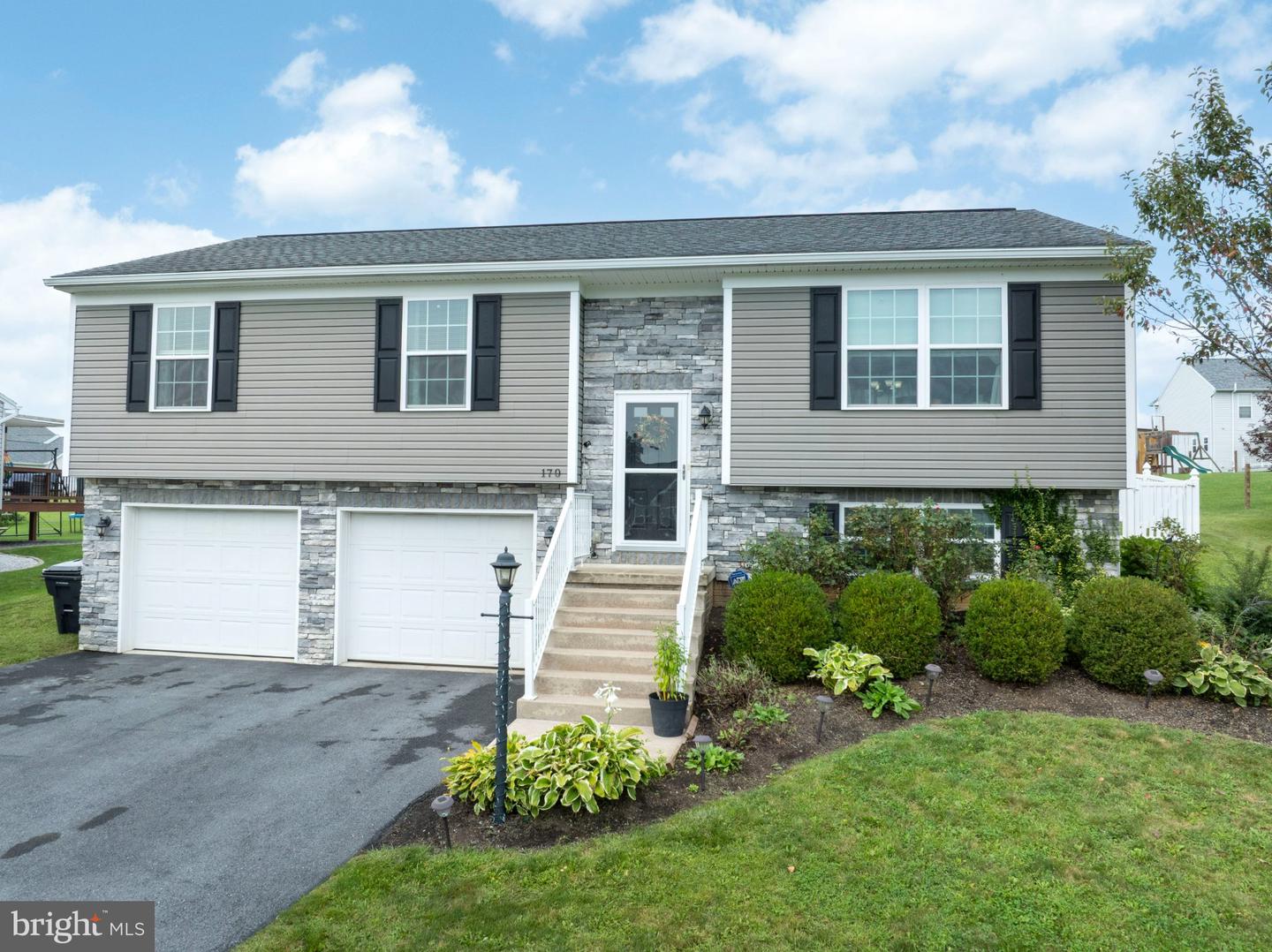 170 Shady Hollow Dr — photo