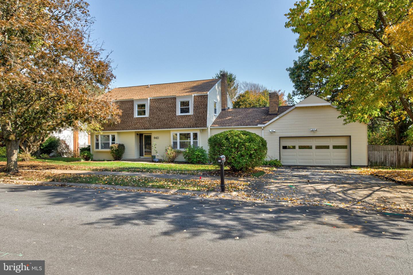 643 Berkshire Dr — photo