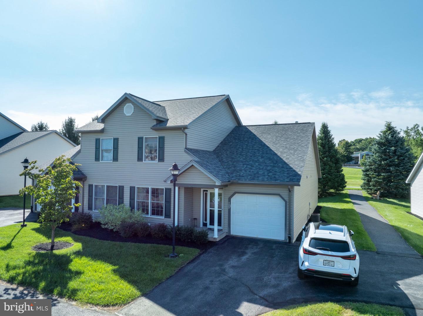 133 Winchester Ct — photo