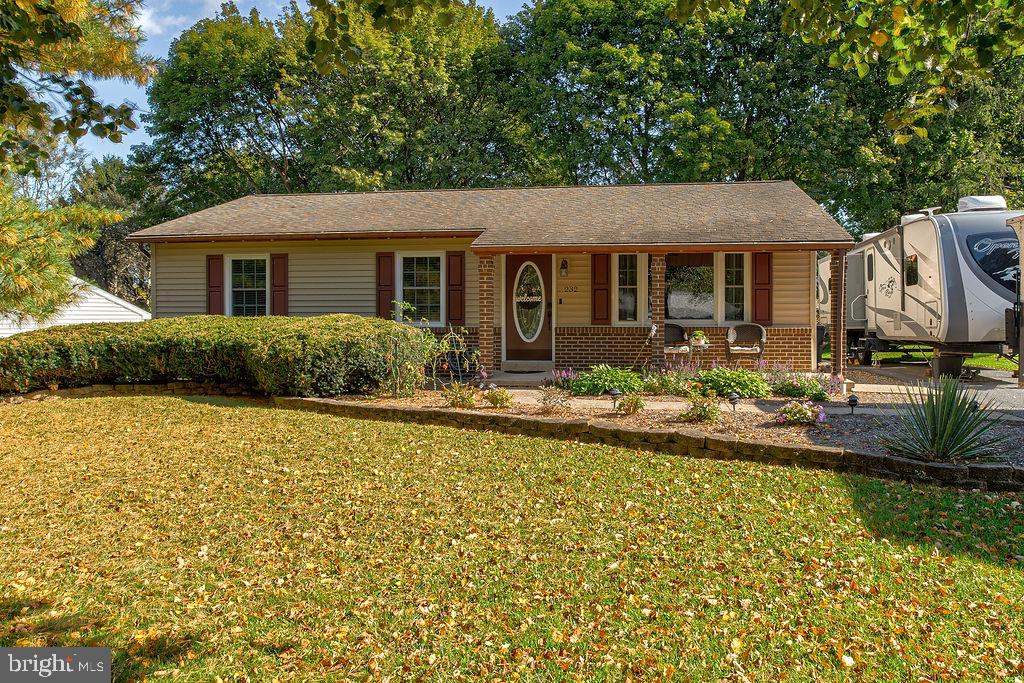 232 Fairlawn Ave — photo