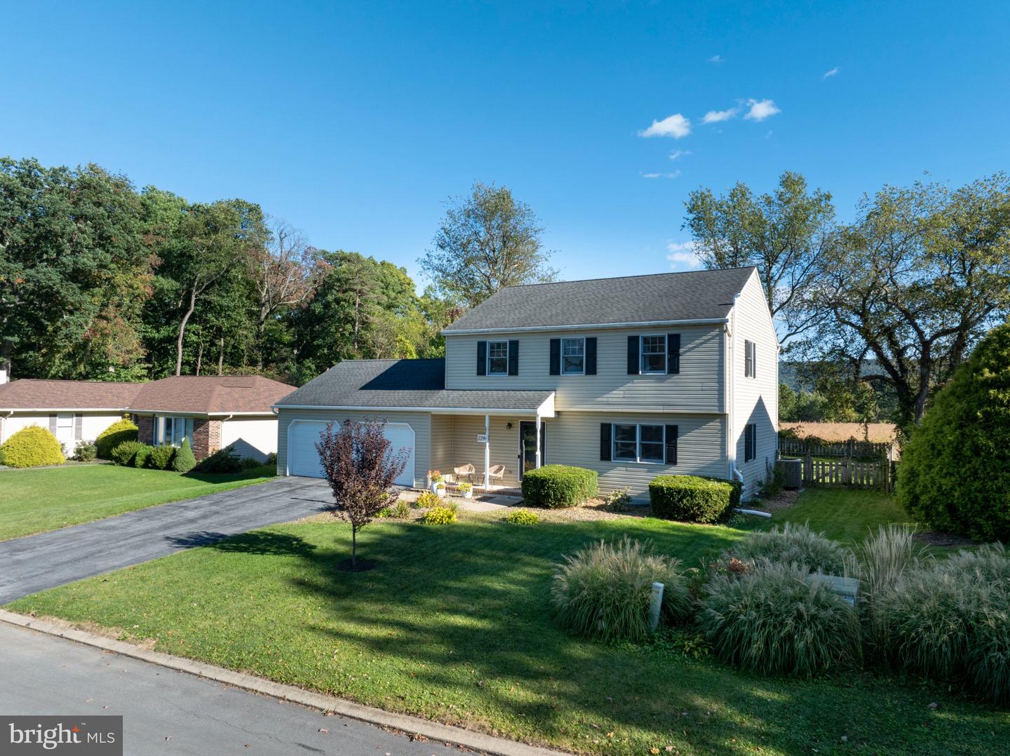 2294 Roylen Cir — photo