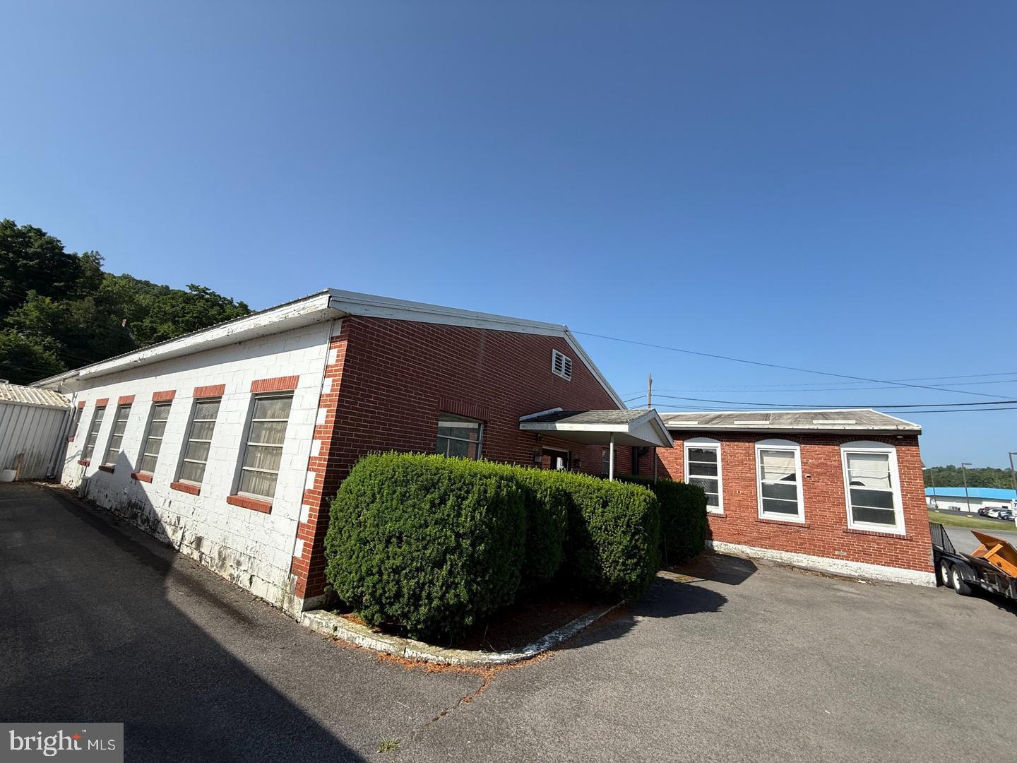 114 E Streamside Pl — photo