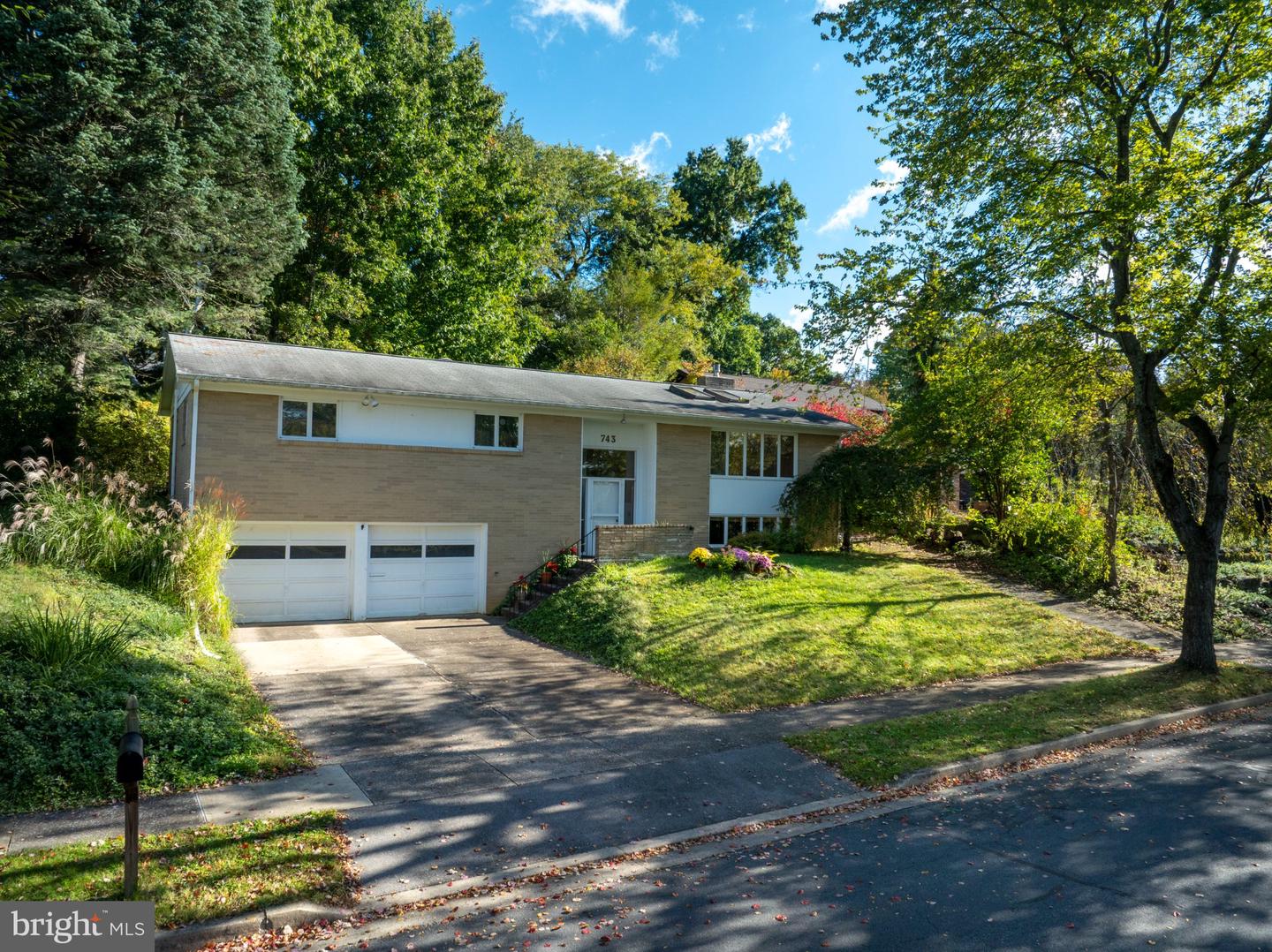 743 Glenn Rd — photo