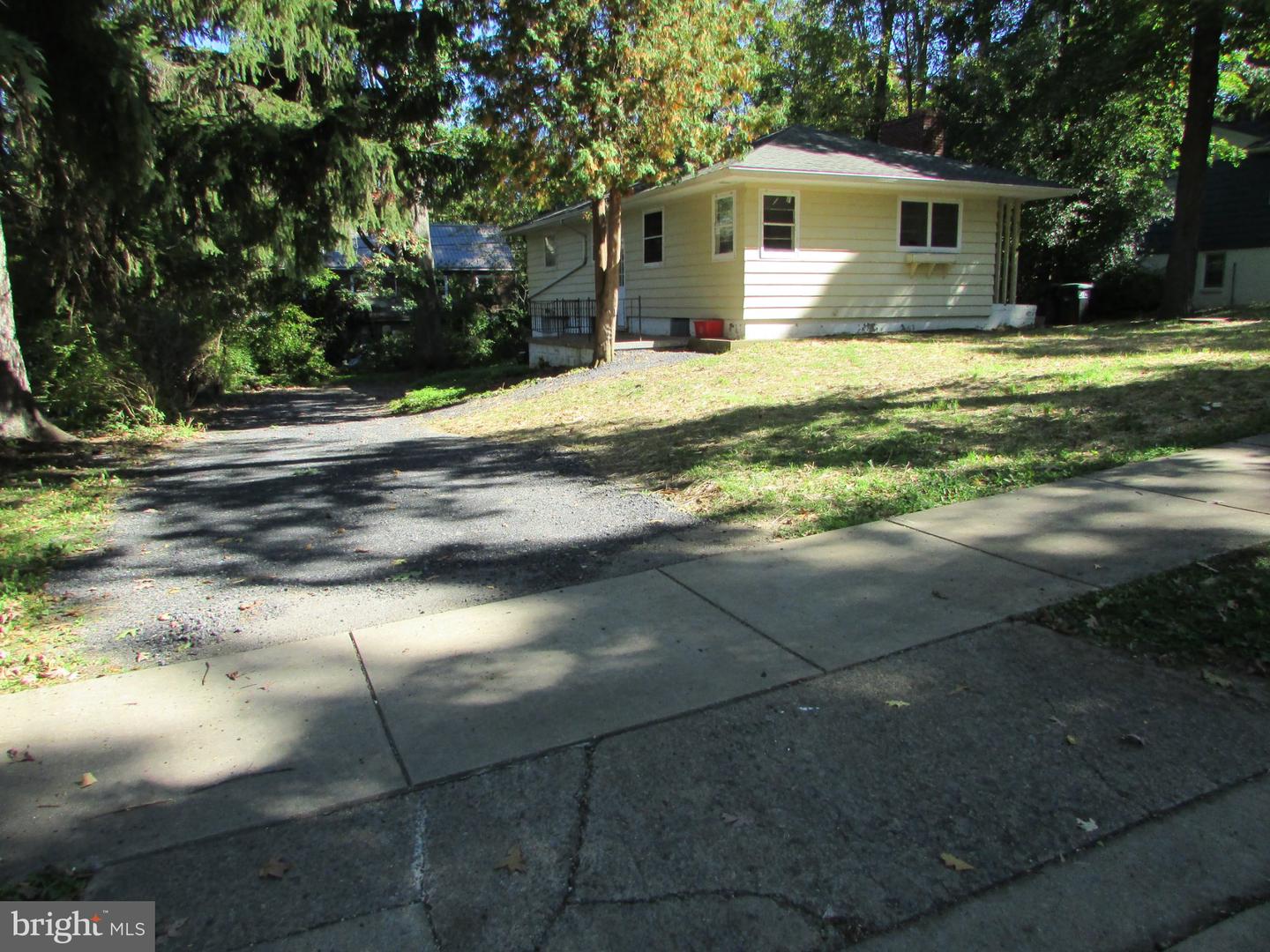 935 Taylor St — photo