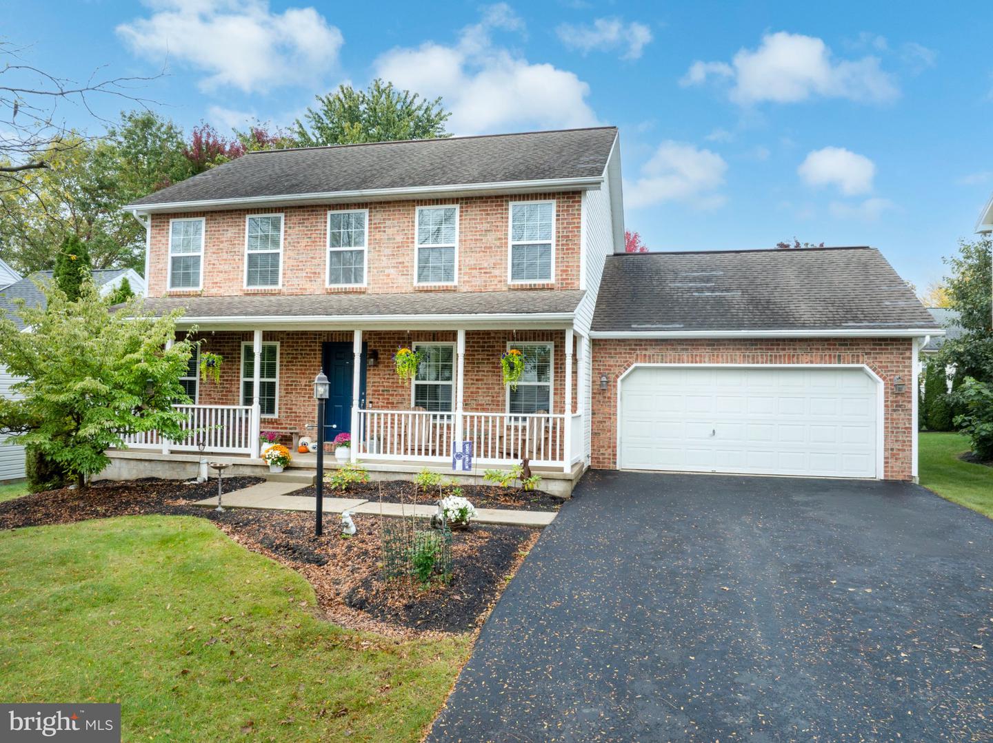 2305 Falconpointe Dr — photo
