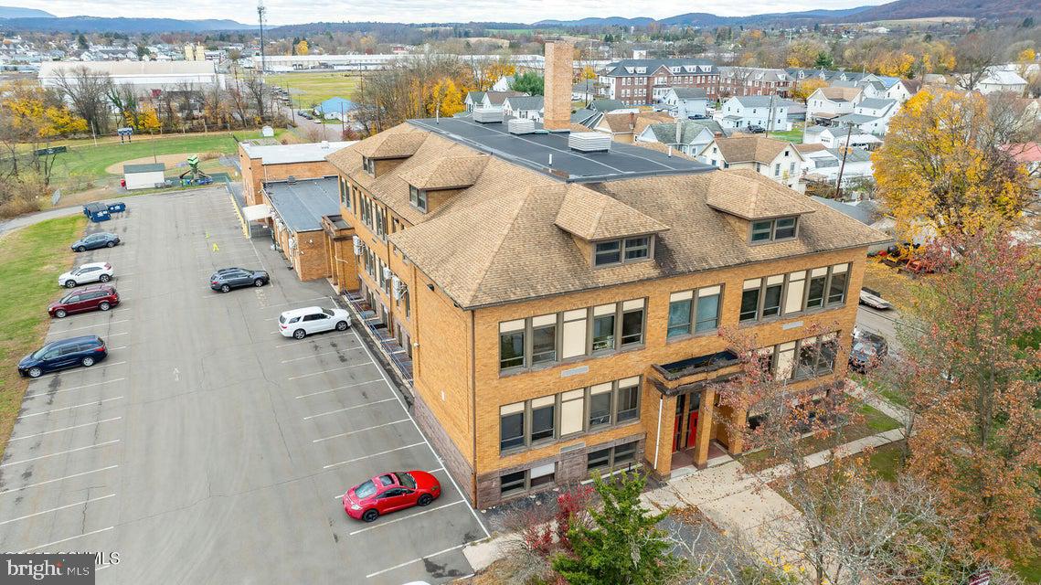 1401 N Market St — photo
