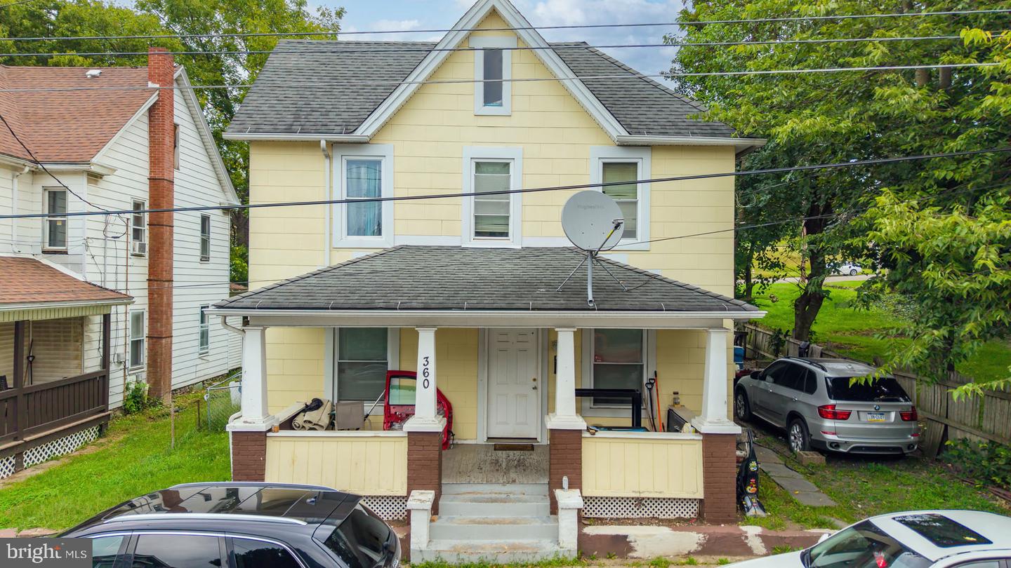 360 Grant St — photo