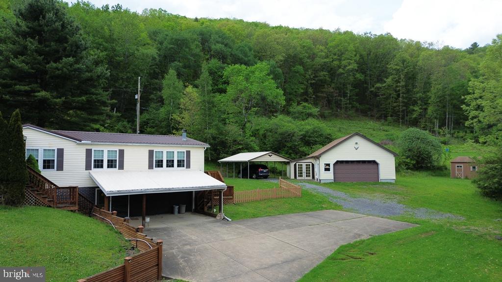 871 Hillcrest Dr — photo