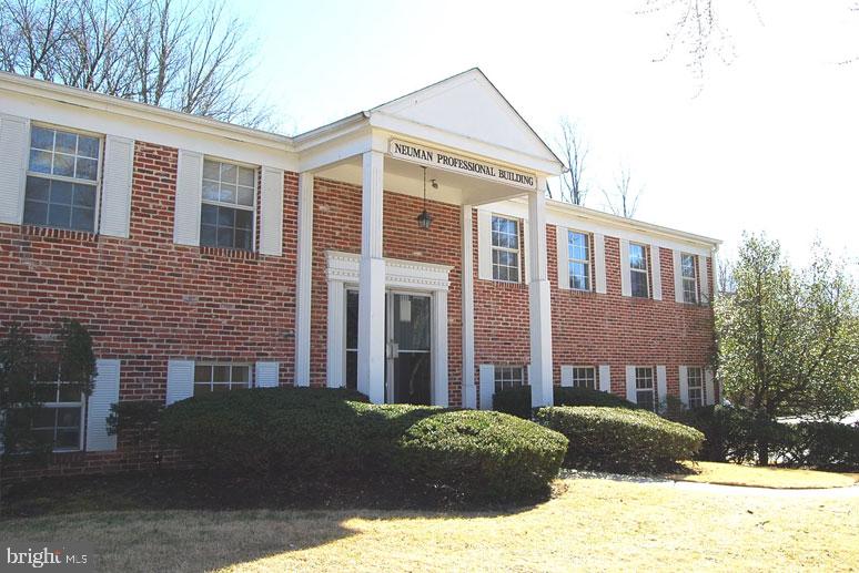 1100 W Valley Road, Wayne, PA 19087