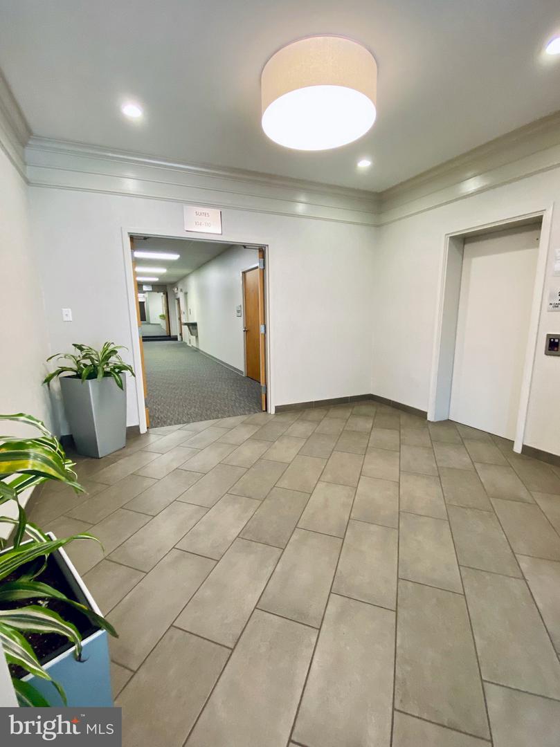 40 Lloyd Ave #Suite 105 — photo