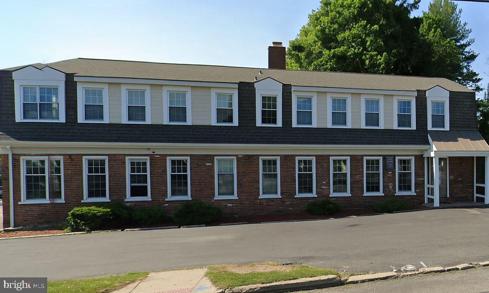 136 W Lancaster Ave — photo