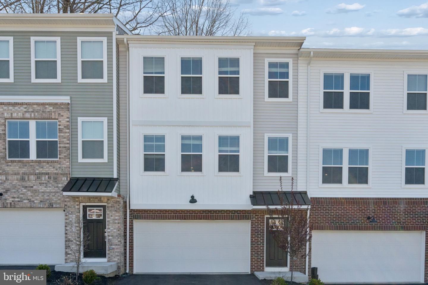 135 Four Leaf Dr — photo