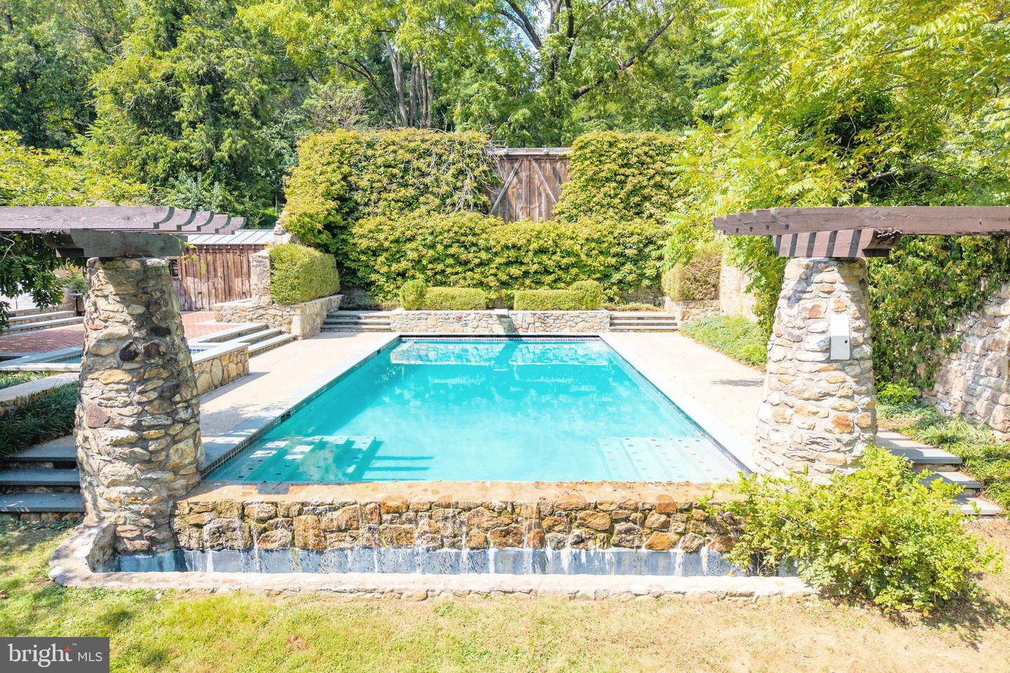 580 REEDS ROAD, DOWNINGTOWN PA 19335 — photo 2
