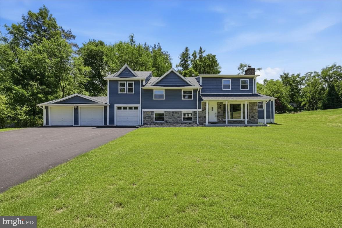 1376 College Hill Dr — photo