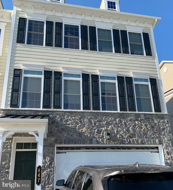 847 Stonecliffe Rd — photo