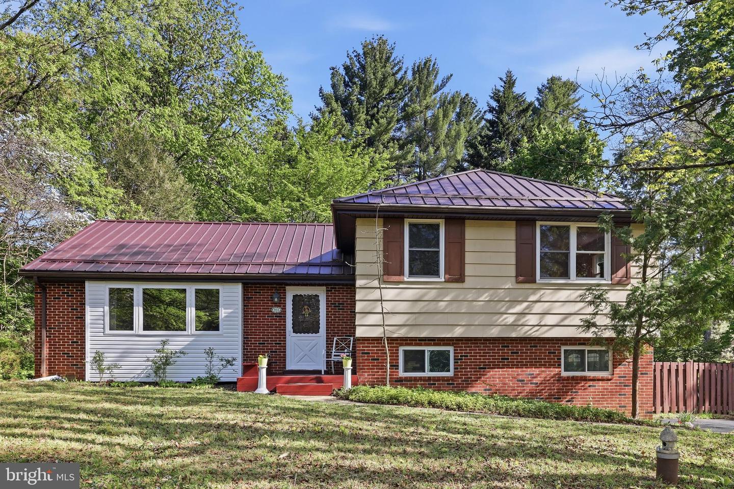 854 Burrows Run Rd — photo