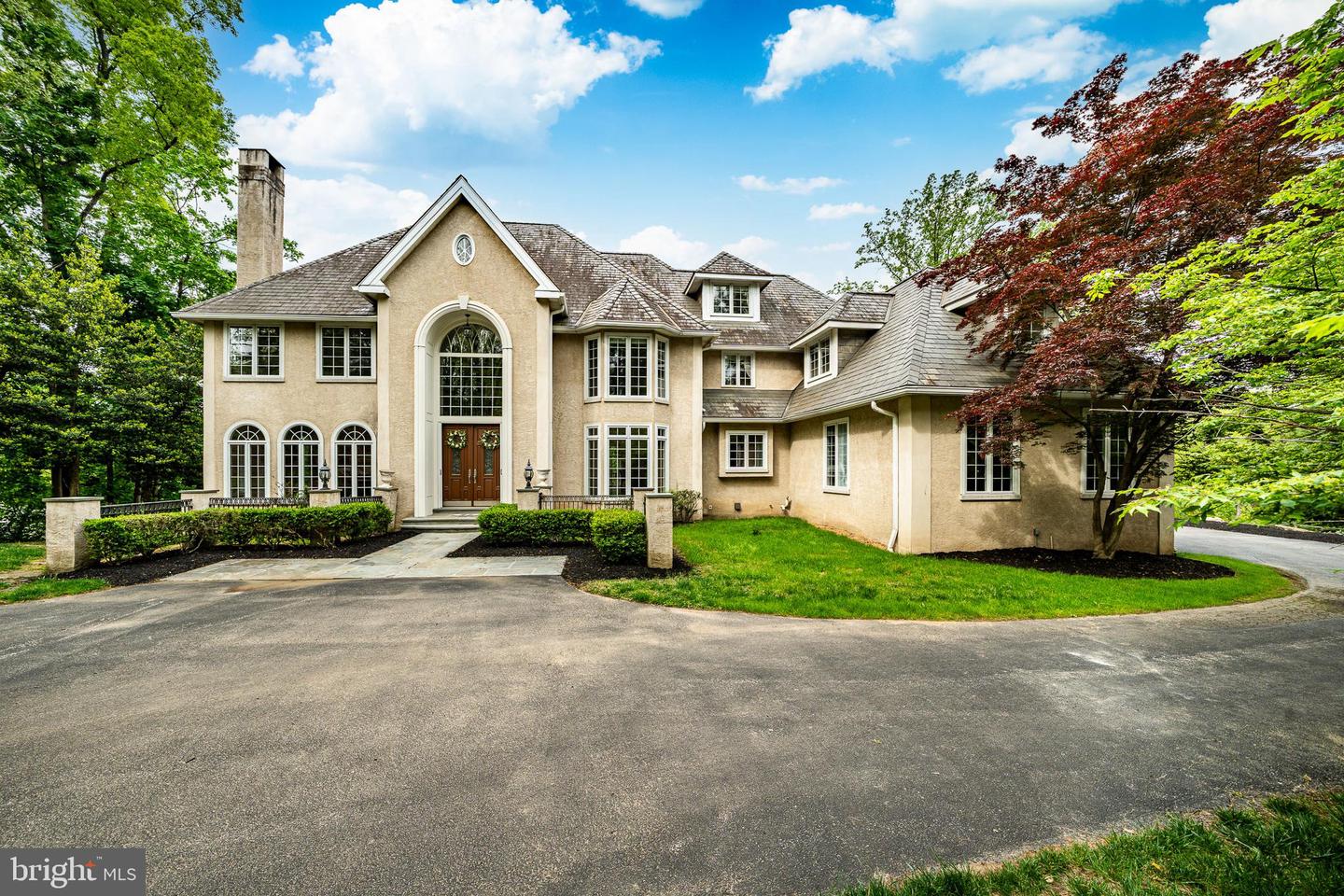 606 Longchamps Dr — photo