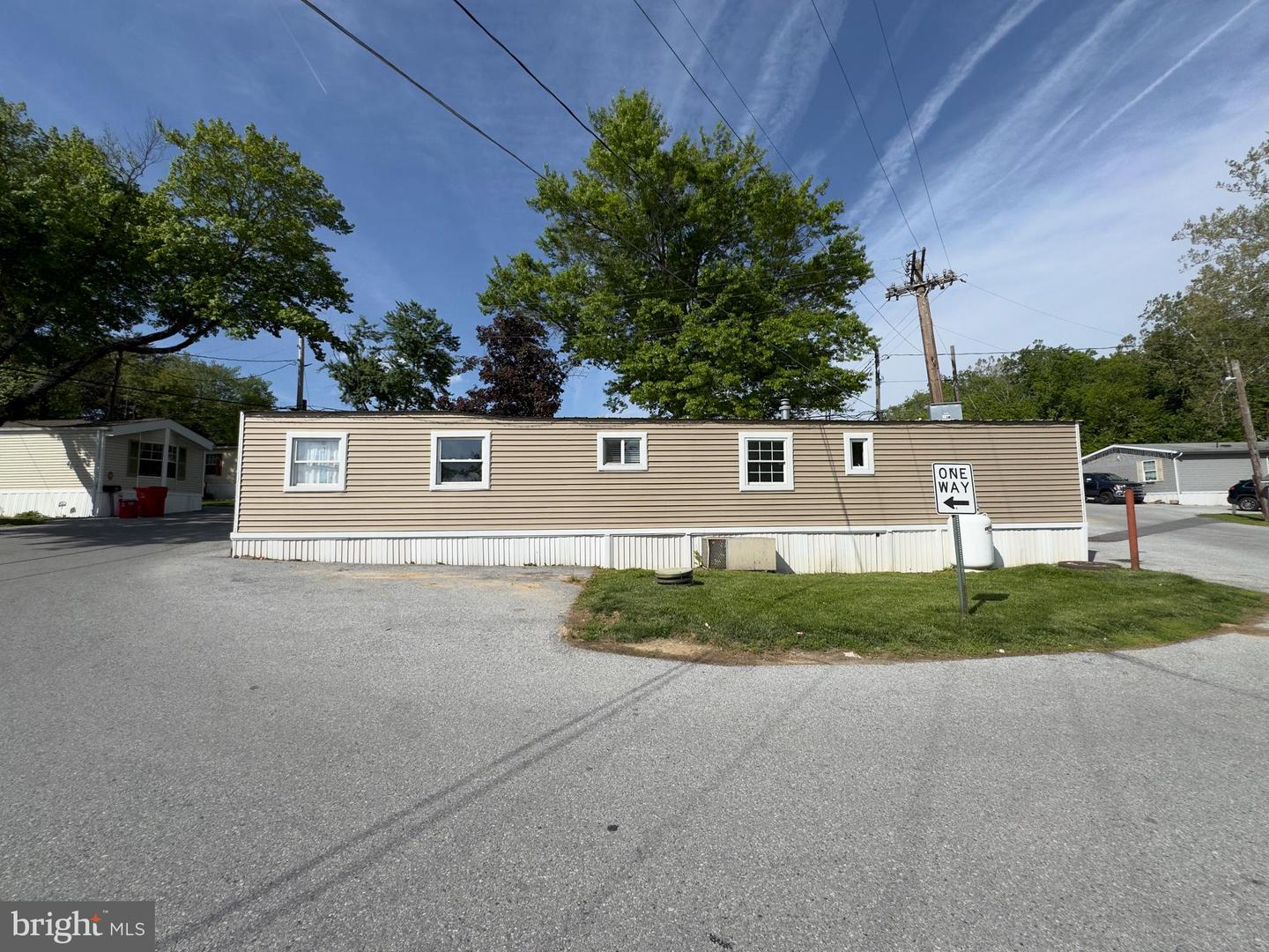 41 Dillan Dr — photo