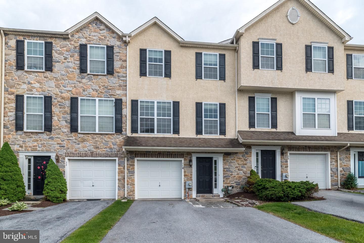 34 Lukens Dr — photo