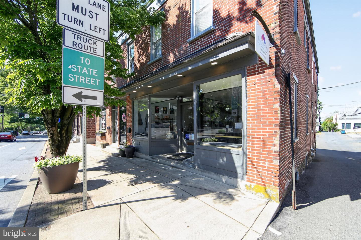 112 S Union St — photo