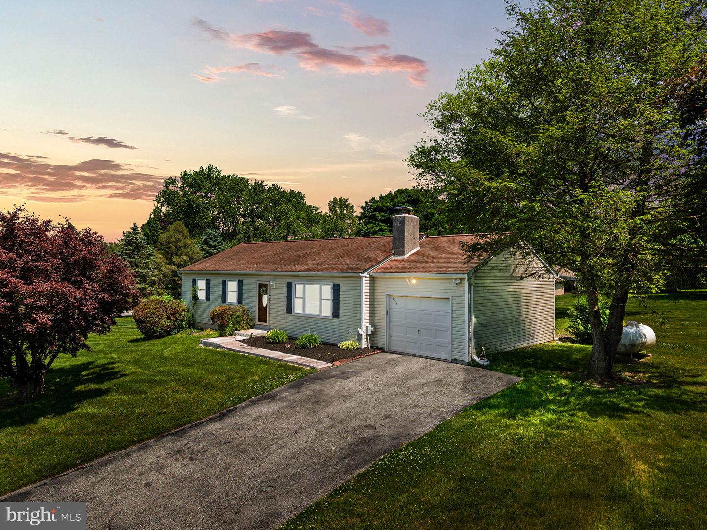 114 Westmoreland Dr — photo