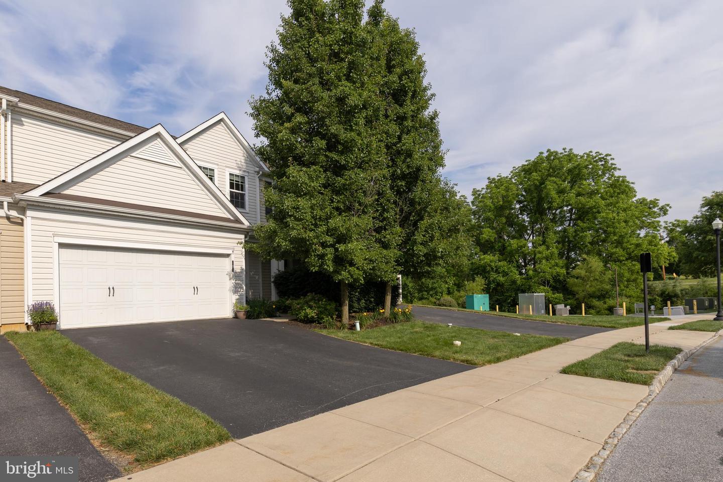 203 Sills Ln — photo