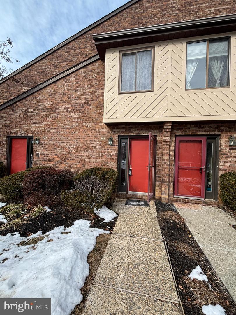 303 Mountainview Dr #303 — photo