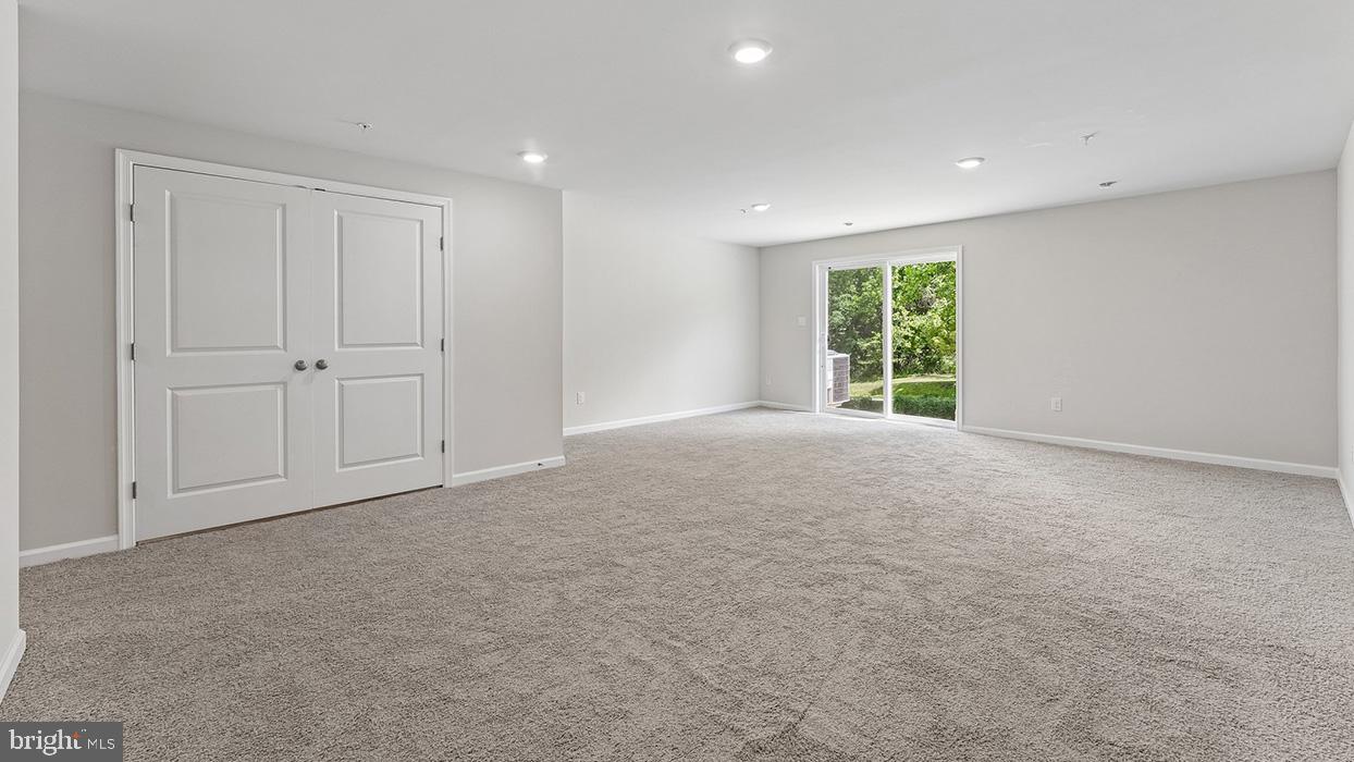 252 Derby Dr — photo