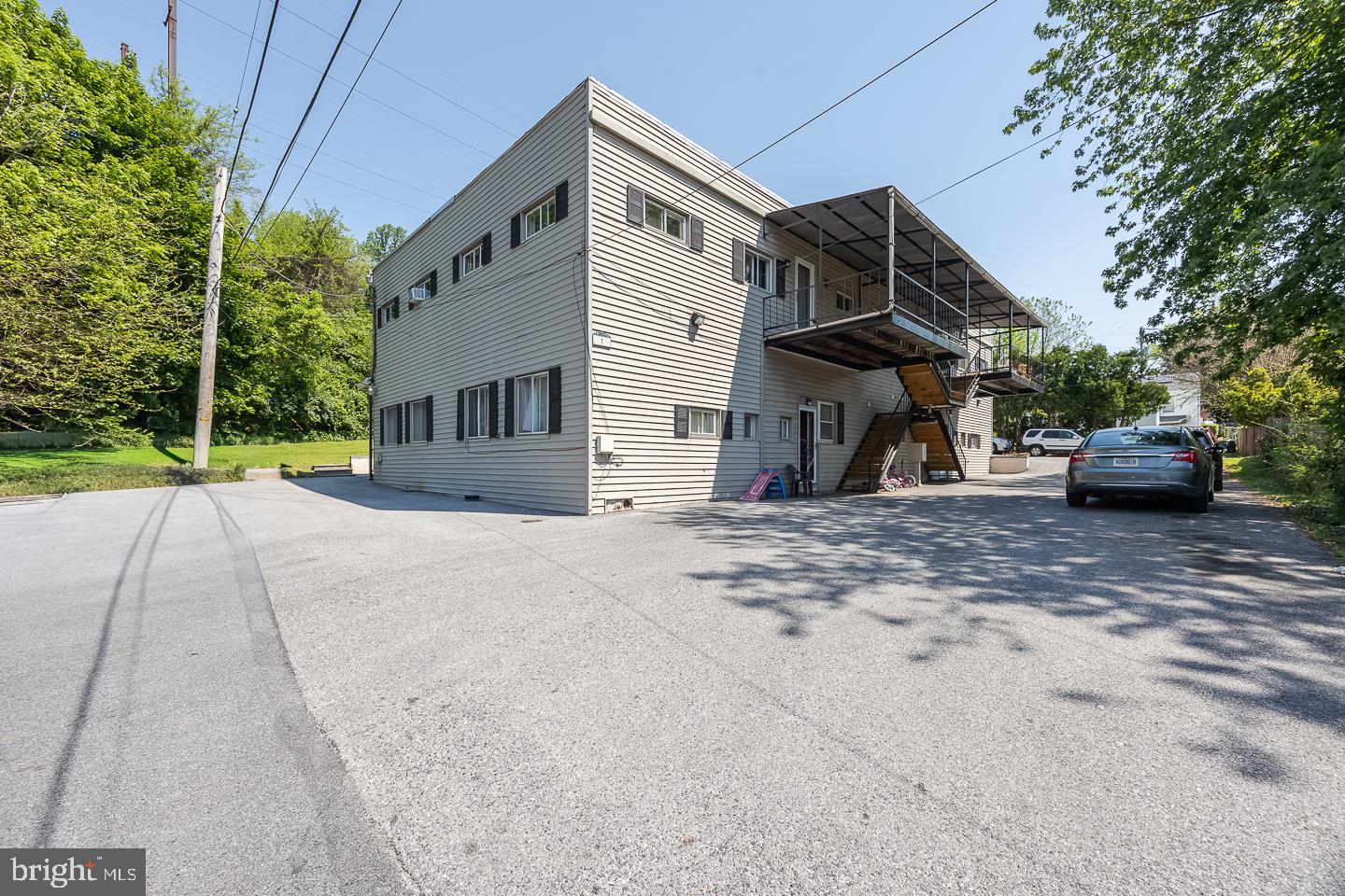1 W 6th Ave — photo