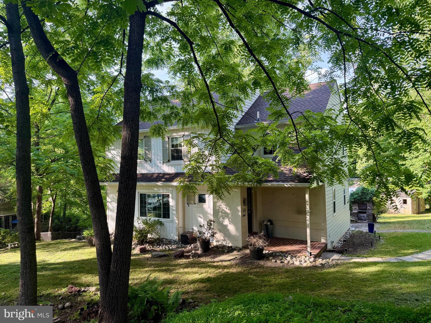 575 W VALLEY ROAD, WAYNE PA 19087