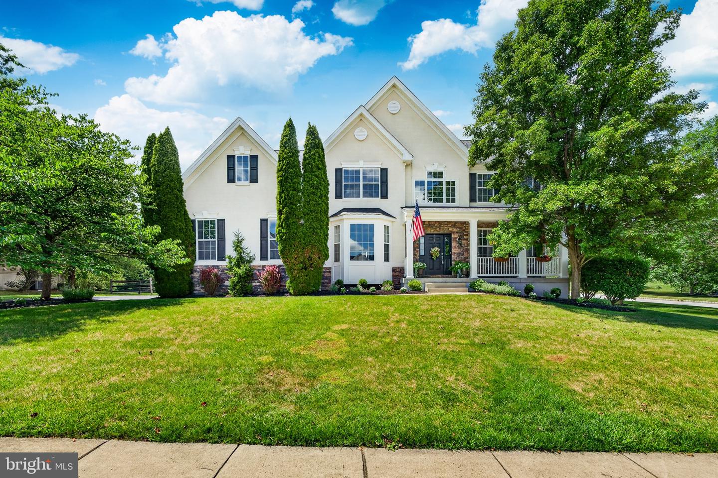 1315 Jamestown Dr — photo