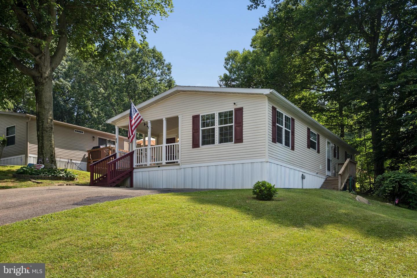 61 Glen Roy Rd — photo