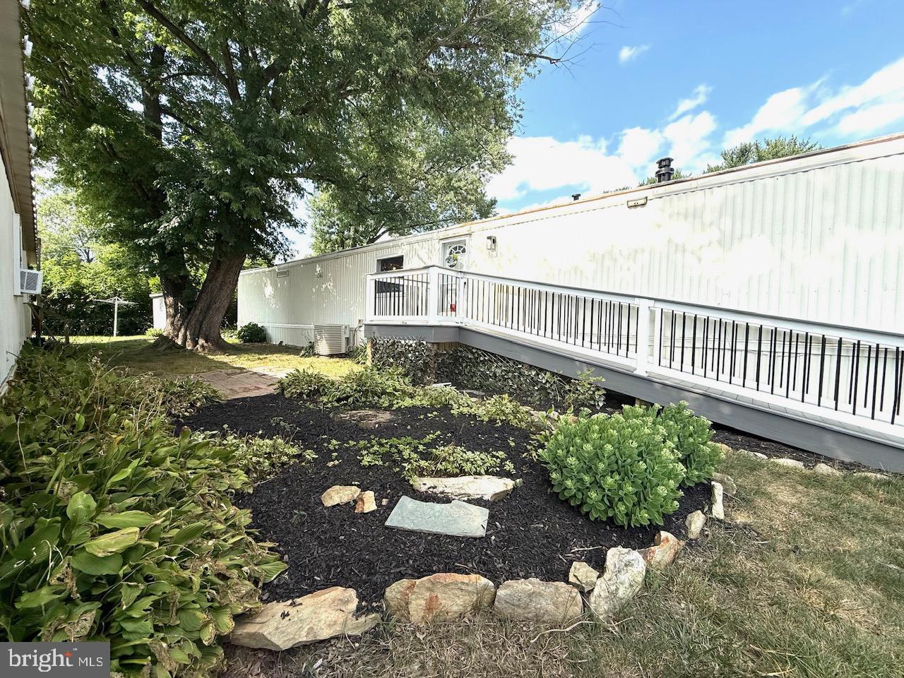 408 Lauren Ln — photo