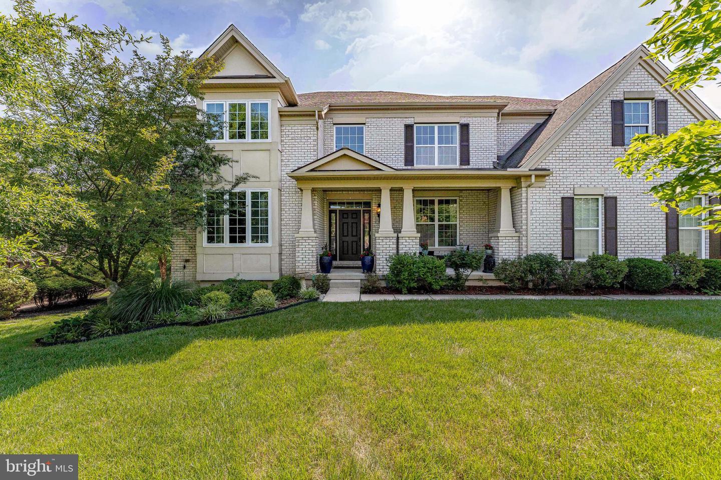 132 Pratt Ln — photo