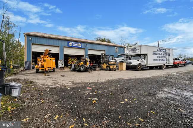 895 Township Line Rd — photo
