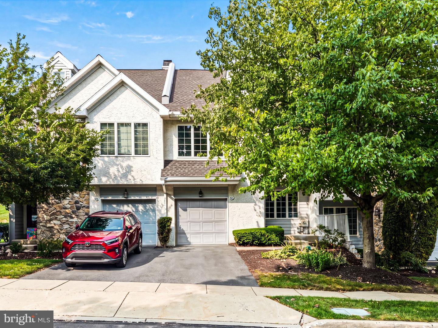321 Bristol Cir #321 — photo