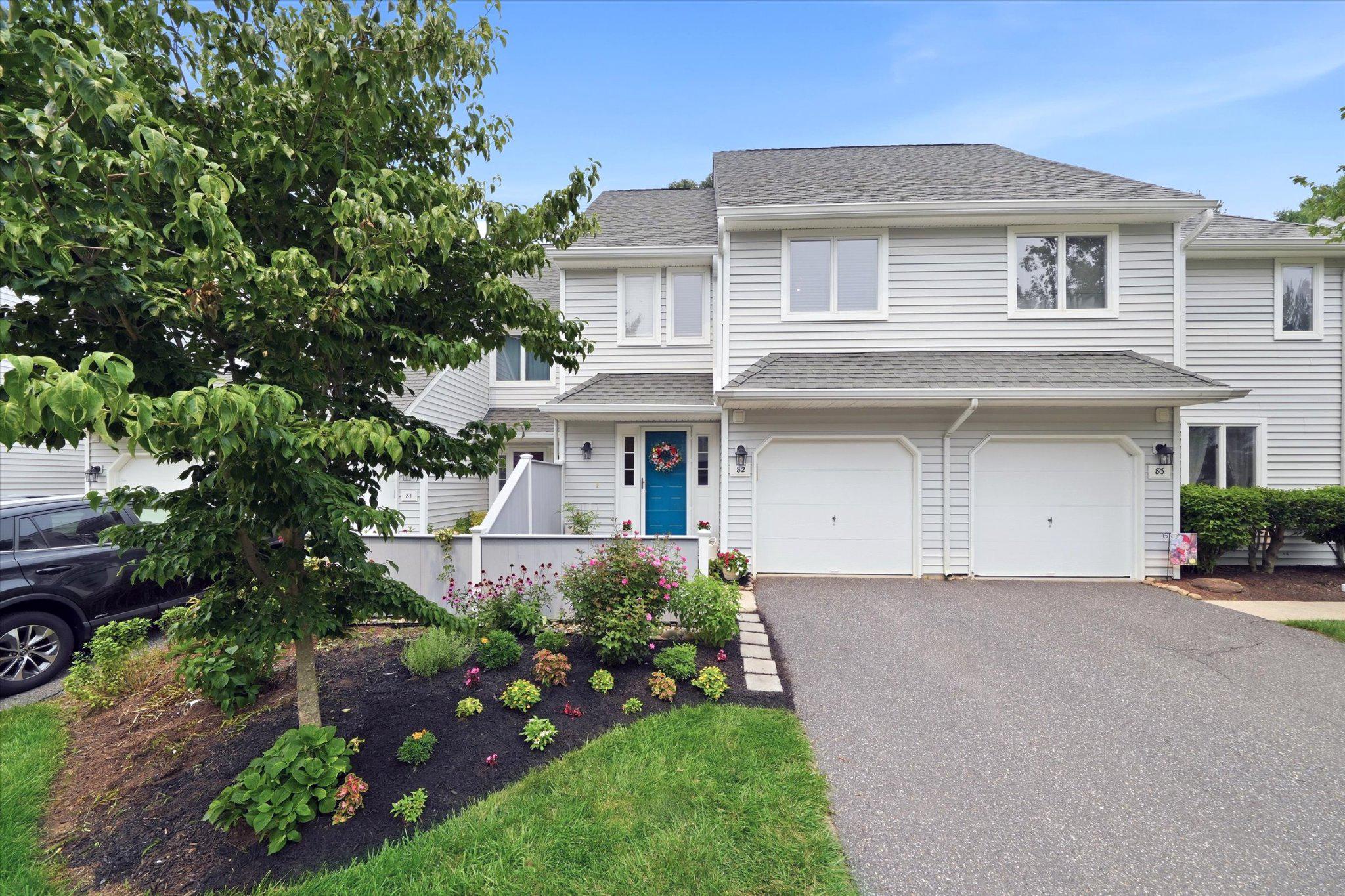 82 E Thomas Ct #82 — photo
