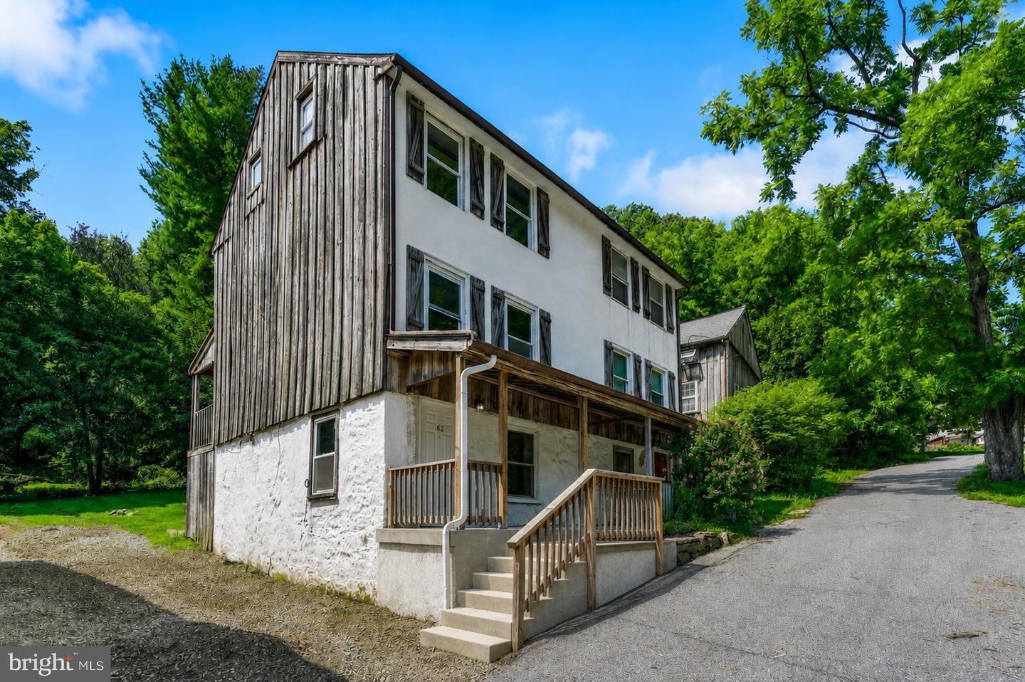 62 Irish Ln — photo