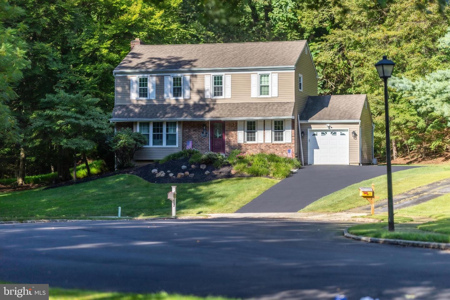 1141 School House Ln — photo