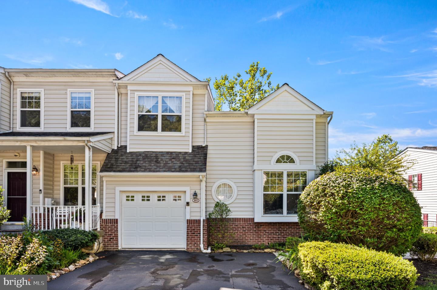 105 Longwood Ct — photo