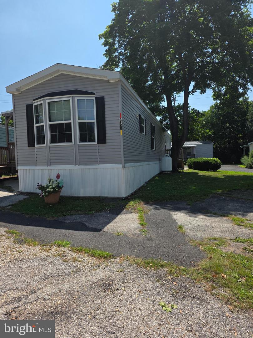 860 Latshaw Road, Spring City, PA 19475