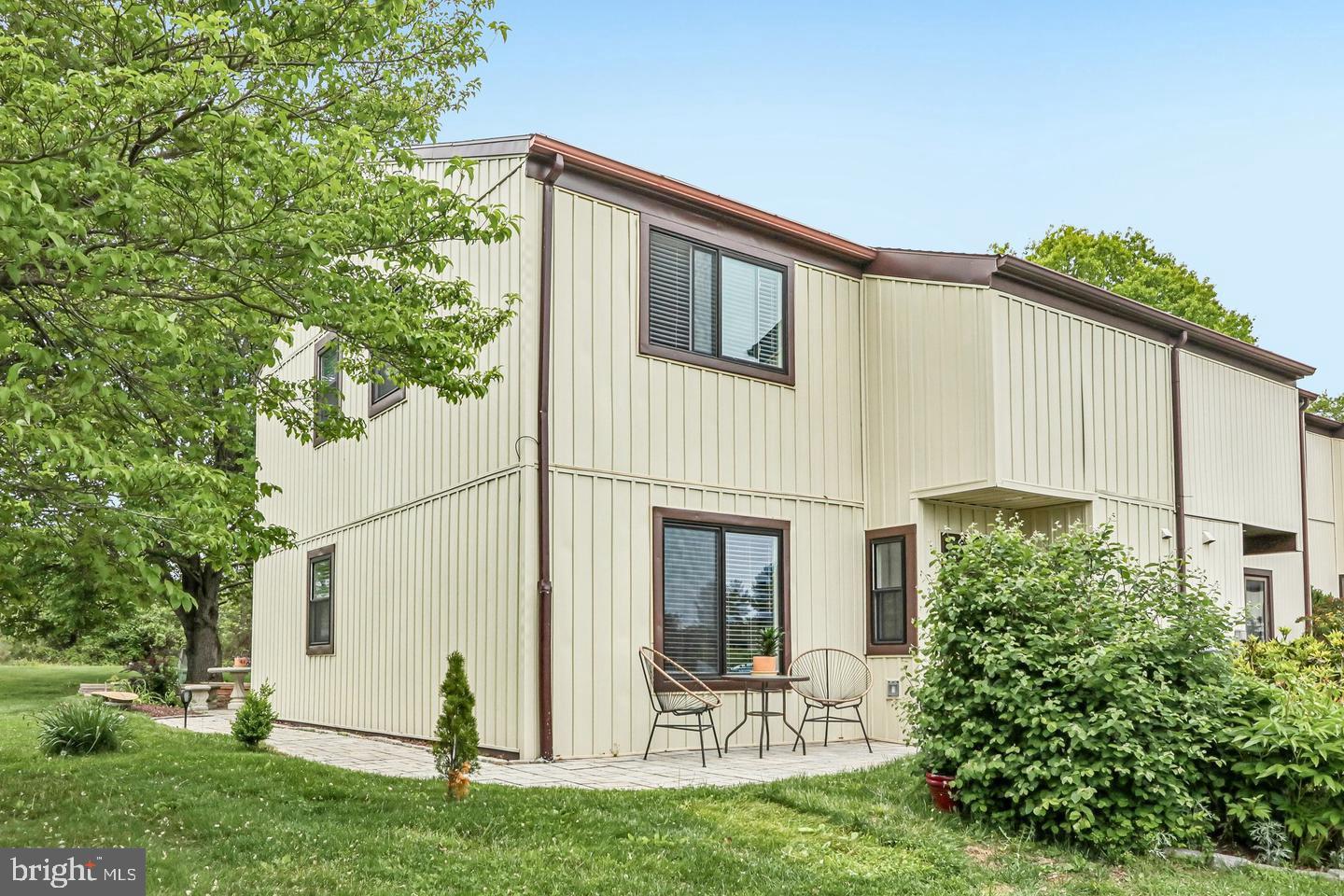 33 Hastings Ct — photo